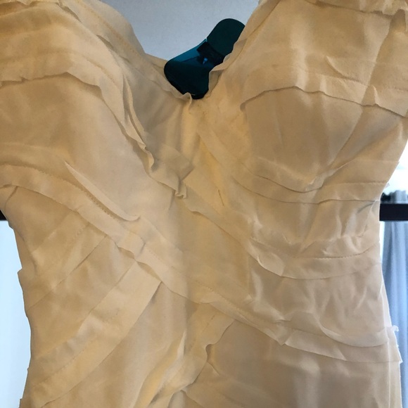 Wedding dress - Picture 2 of 4